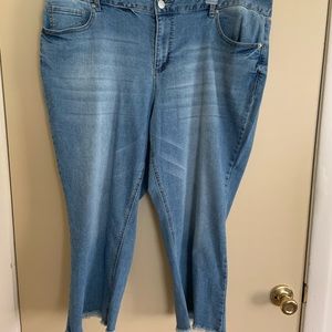 Raw-Edged Cato Jean Capris